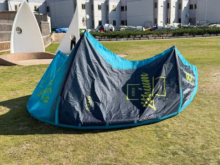 קייט סרפינג משומש Airush Lithium V12, 8m