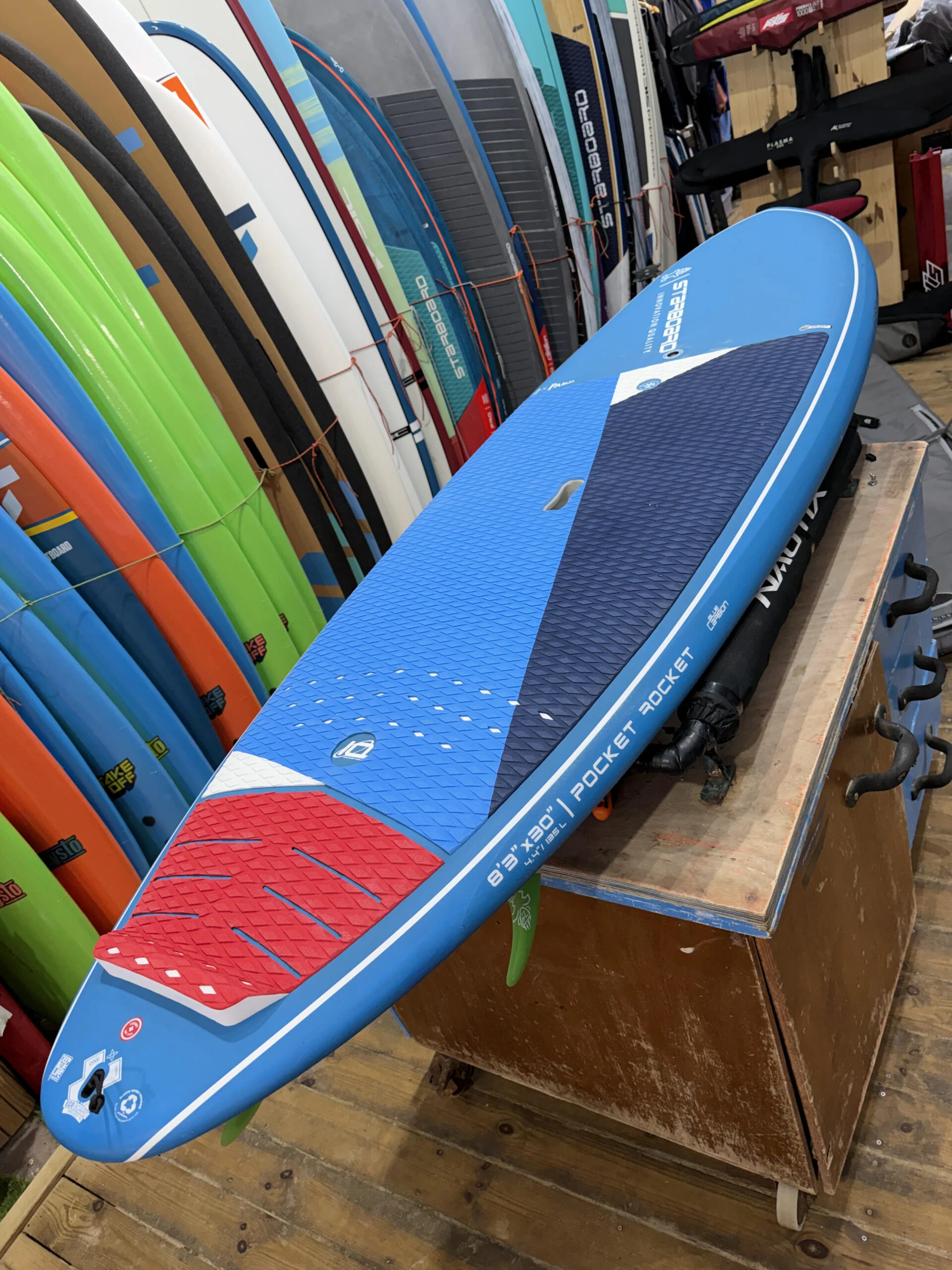 גלשן סאפ יד 2 Starboard Pocket Rocket Carbon 8'3X30" 2022